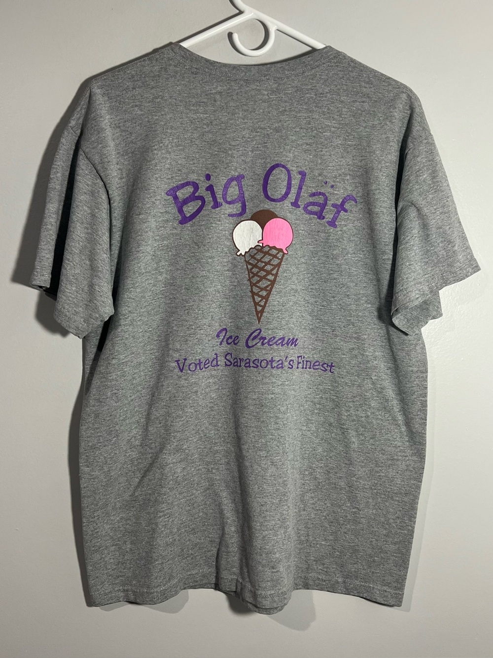 Big Olaf Creamery Siesta Key Ice Cream Gray Purple T-Shirt Mens Large